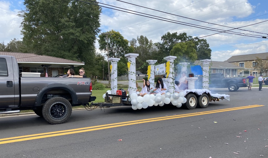 HHS Junior Homecoming Parade Float